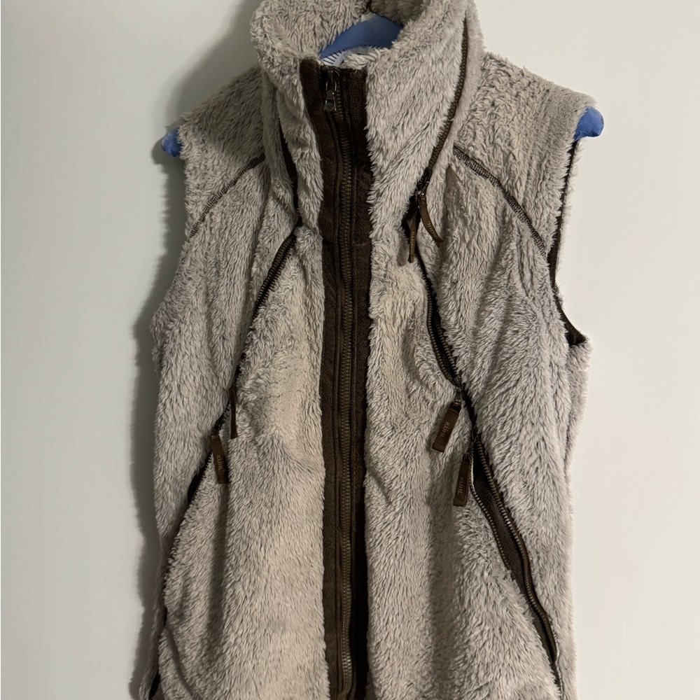 Kuhl like new Women's Fleece Vest - Cream